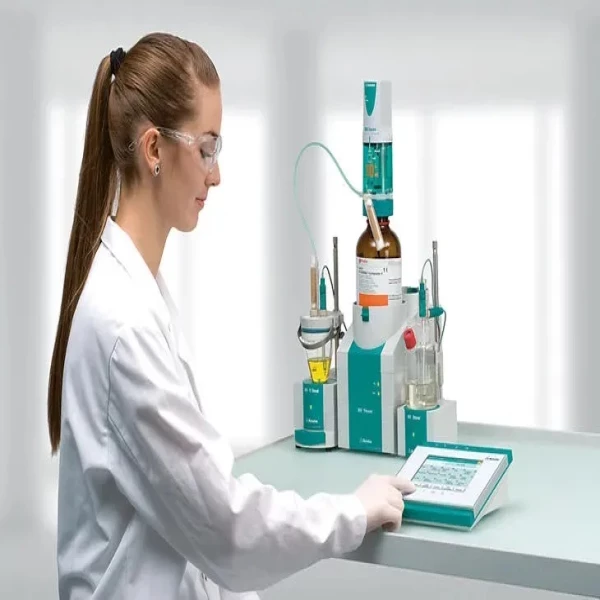 روشهای تیتراسیون آب در روغنها: مقایسه و کاربردها